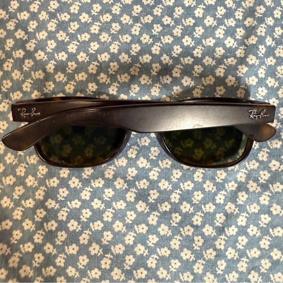 Ray Ban New Wayfarer Classic Polarized Sunglasses main image 8